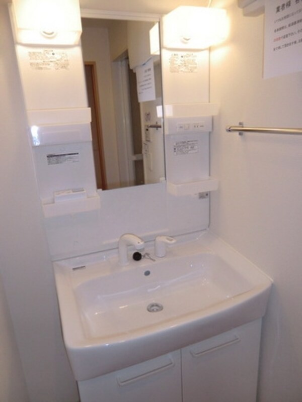 洗面(忙しい朝もお掃除にも便利なシャンプードレッサー)