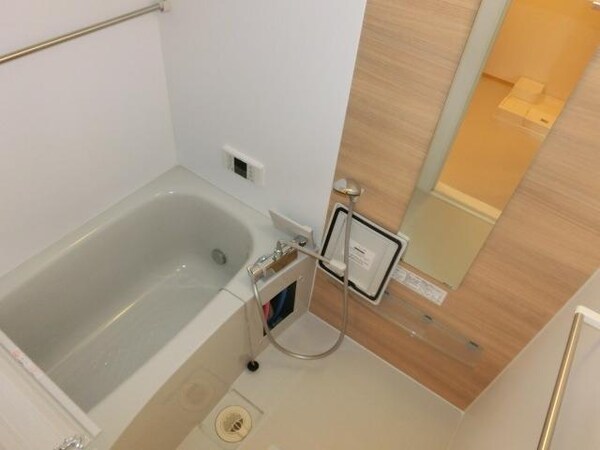 バス／シャワールーム等(※別号室参考写真です)