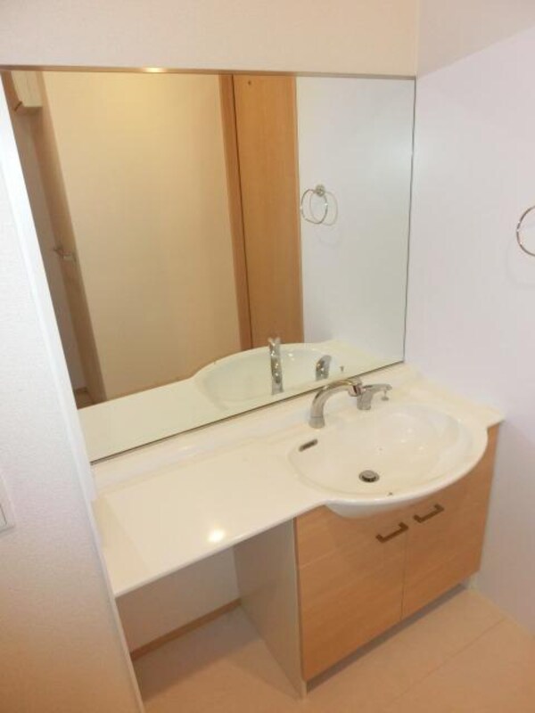 洗面(広々とした洗面台)