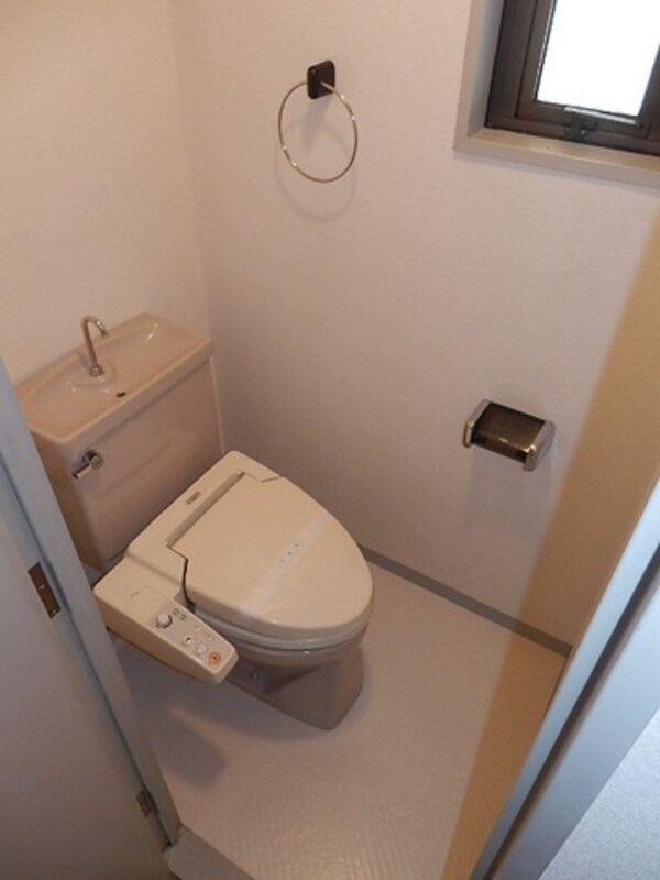 トイレ(温水洗浄便座)