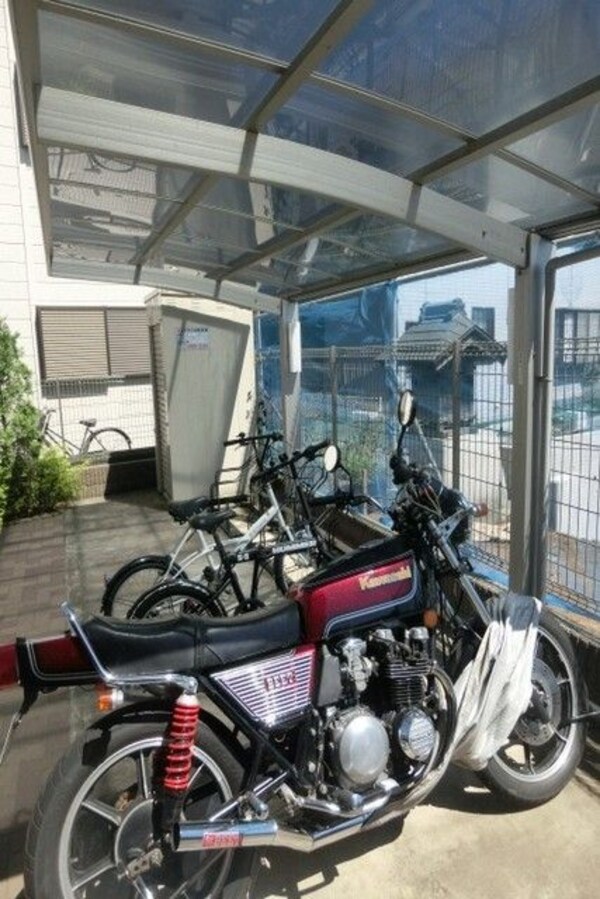 共有部分(屋根付き駐輪場)