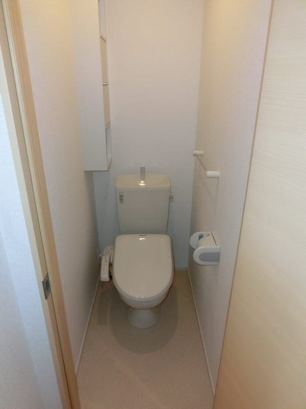 トイレ(ウォシュレット完備)