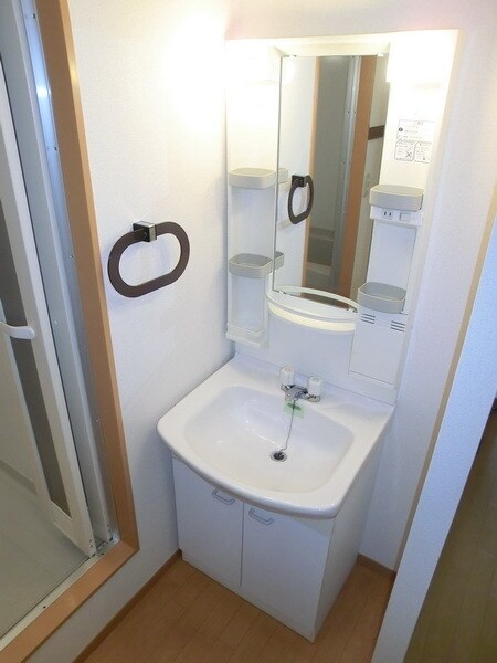 物件内観写真9　(独立洗面台)