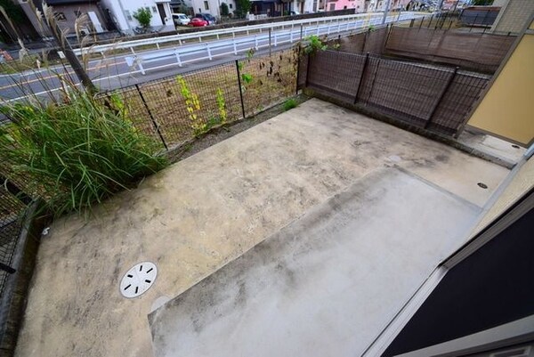庭(専用テラスついてます)