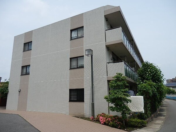外観(前面棟無しで日当たり良好です)