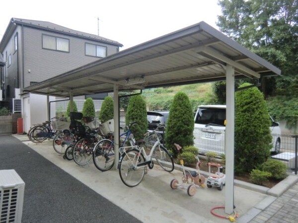 共有部分(屋根付き駐輪場)
