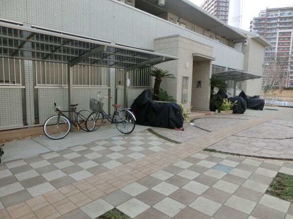 共有部分(屋根付き駐輪場)