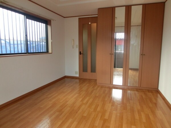 リビング・居室(バルコニー側からみたお部屋)