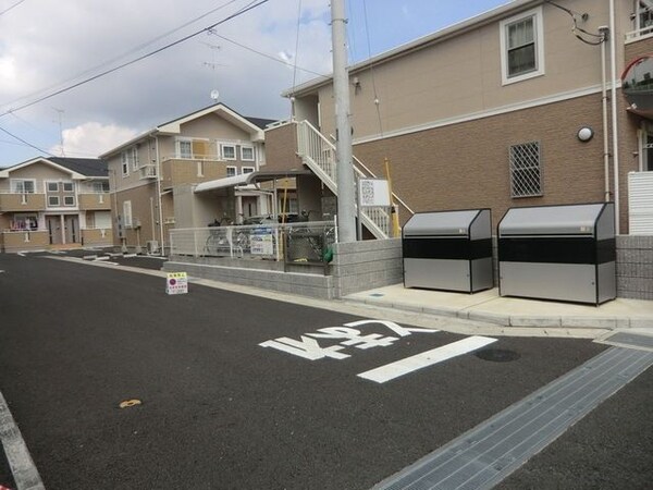 エントランス(玄関前)