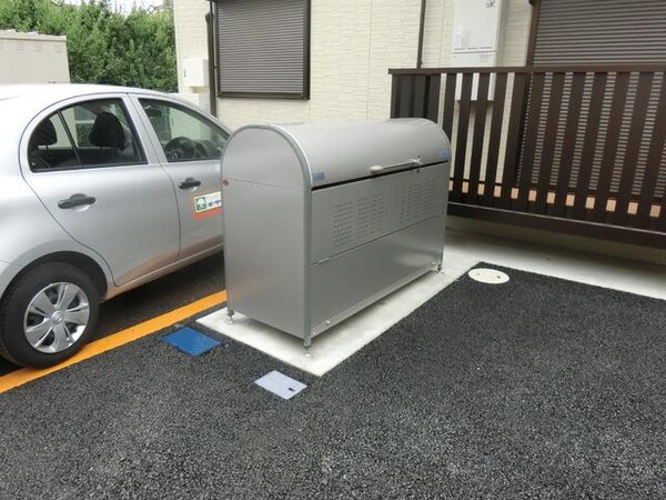 共有部分(ゴミ捨て場あり)