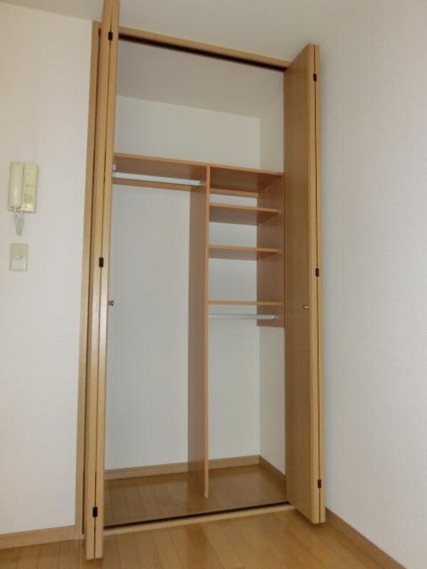 設備(クローゼット収納完備)