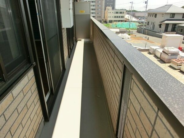 設備(南向き広々バルコニー日当たり良好)