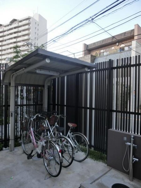 共有部分(屋根付き駐輪場)