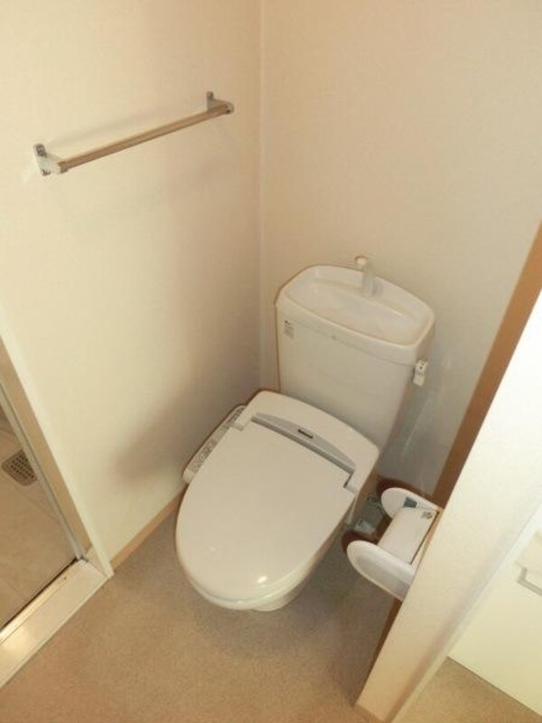 トイレ(ウォシュレット完備のトイレです)