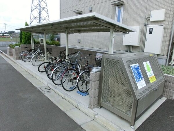 共有部分(屋根付駐輪場)