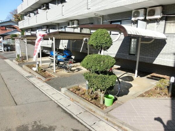 共有部分(屋根付駐輪場)