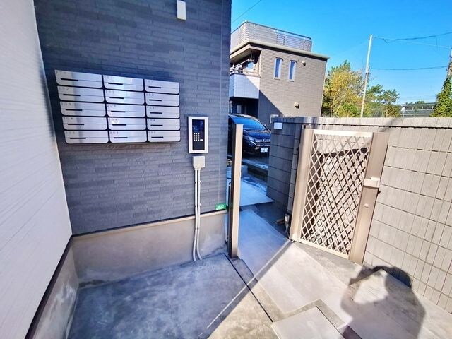 物件内観写真17　(オートロック完備)