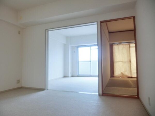 その他室内・内装(洋室、和室と広々くつろげます。)