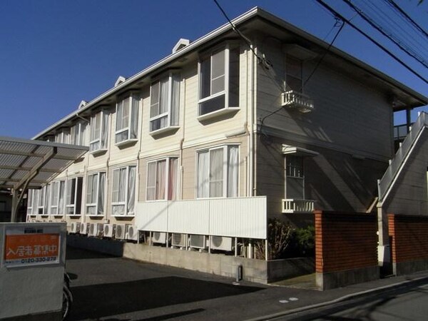 外観(敷地内駐車場ご用意可能。日当り良好です。)