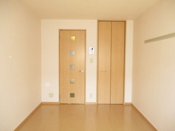 リビング・居室(※別号室参考写真です)