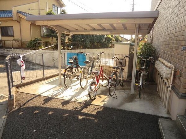 共有部分(屋根付駐輪場)