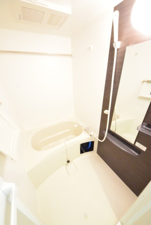 バス／シャワールーム等(浴室乾燥機付きバス)