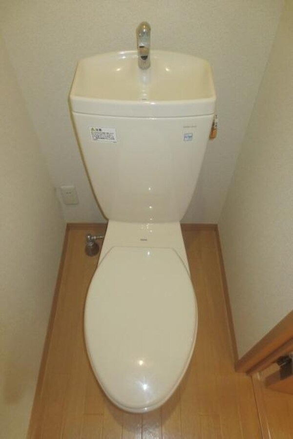 トイレ(清潔感のあるトイレです。)