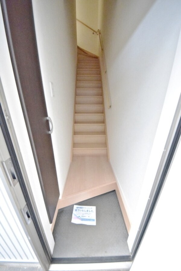 玄関(シューズボックス完備)