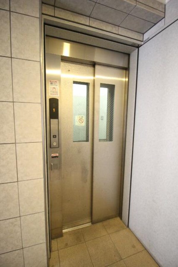 共有部分(エレベーター完備)