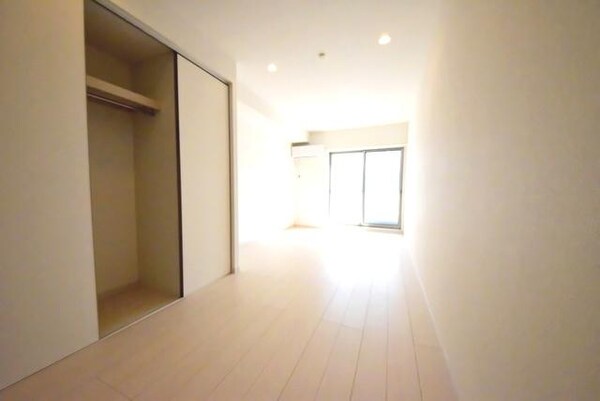 リビング・居室(別角度からの室内です)