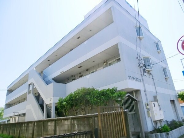 外観(エントランス側からの外観)