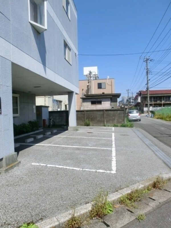 駐車場(敷地内の駐車場です)
