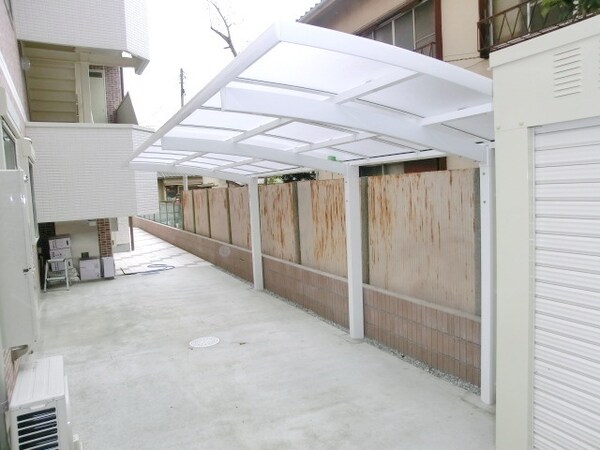 共有部分(敷地内屋根付き駐輪場です)