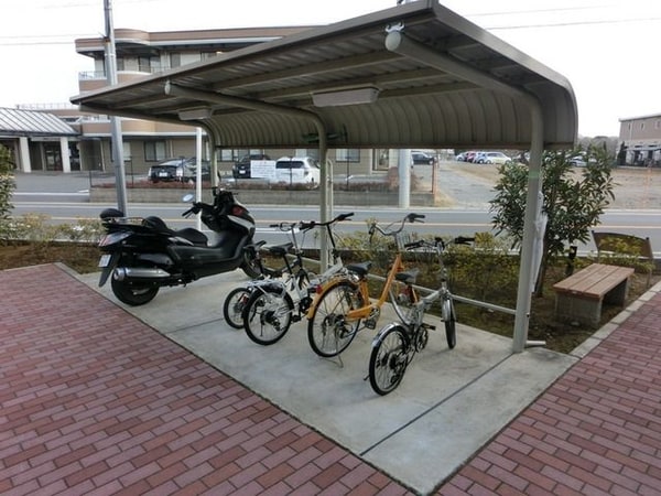 共有部分(屋根付き駐輪場)