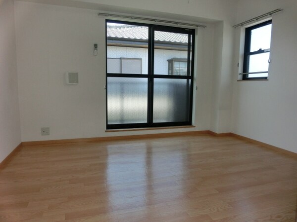 リビング・居室(明るい２面採光)