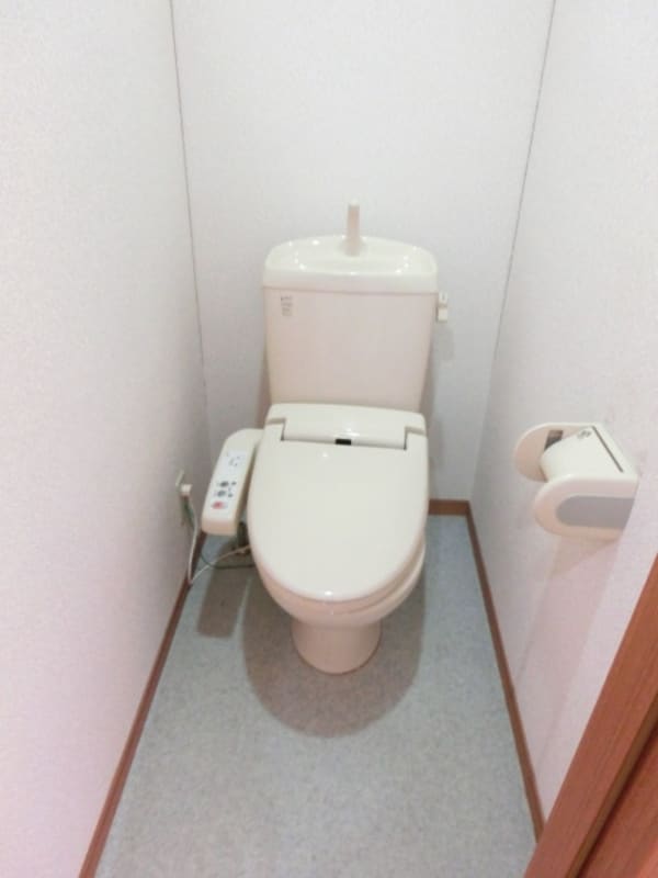 トイレ(バストイレ別です)
