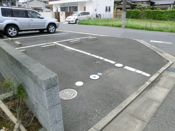 駐車場(敷地内駐車場空きあり)