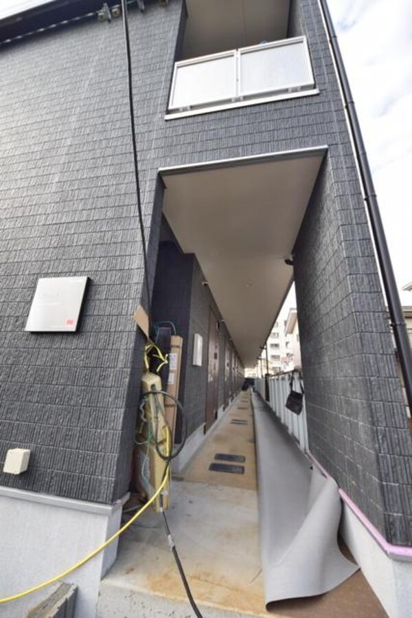 エントランス(お部屋探しはタウンハウジング稲毛店まで！ＴＥＬ：043-…)