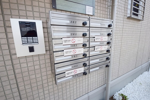 共有部分(オートロック完備)