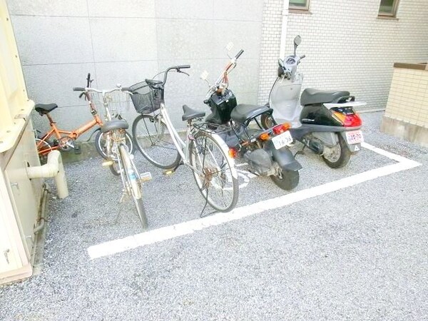 駐車場(自転車置き場)