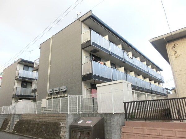 外観(スーパーまで４０ｍ　買物便利な立地)