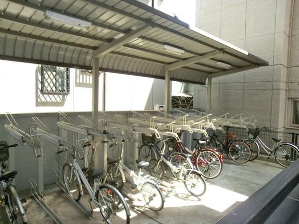 共有部分(屋根付き駐輪場)