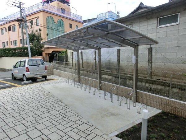 共有部分(屋根付き駐輪場)