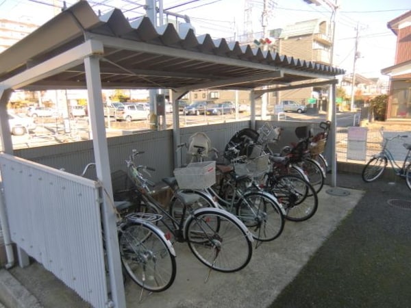 共有部分(屋根付駐輪場)