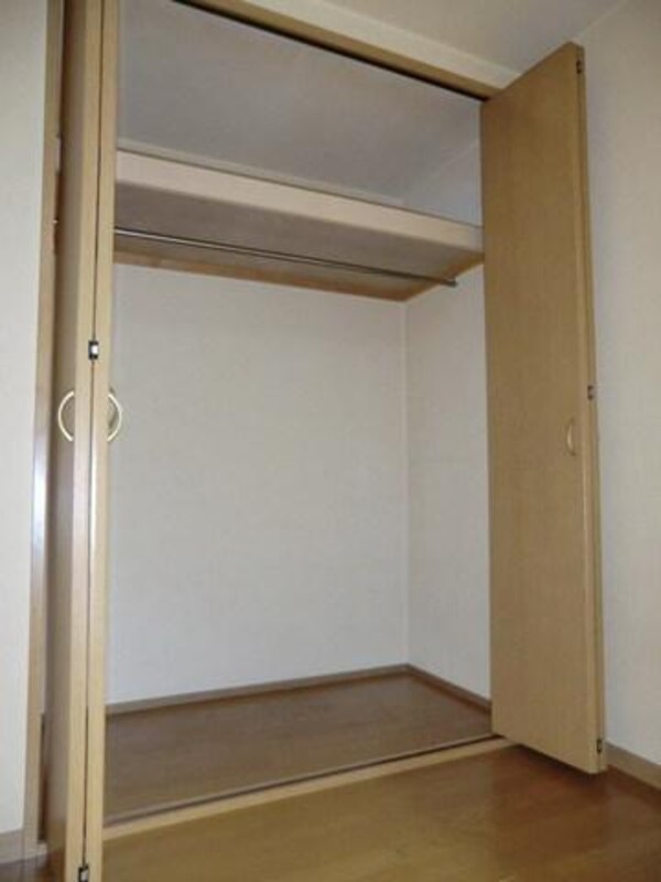 設備(大型クローゼット完備)