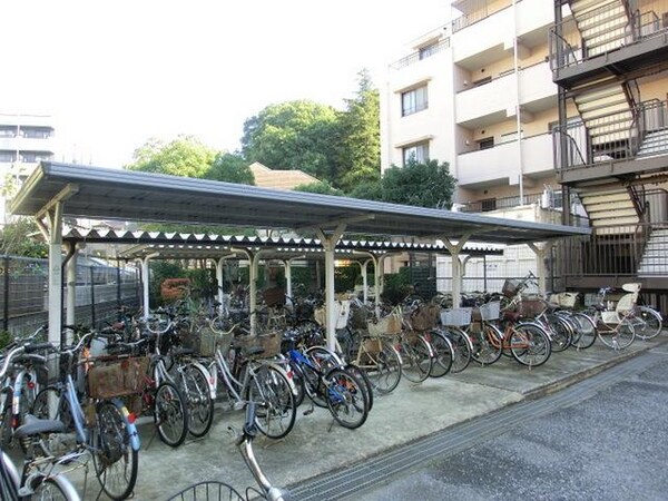 共有部分(屋根付き駐輪場)