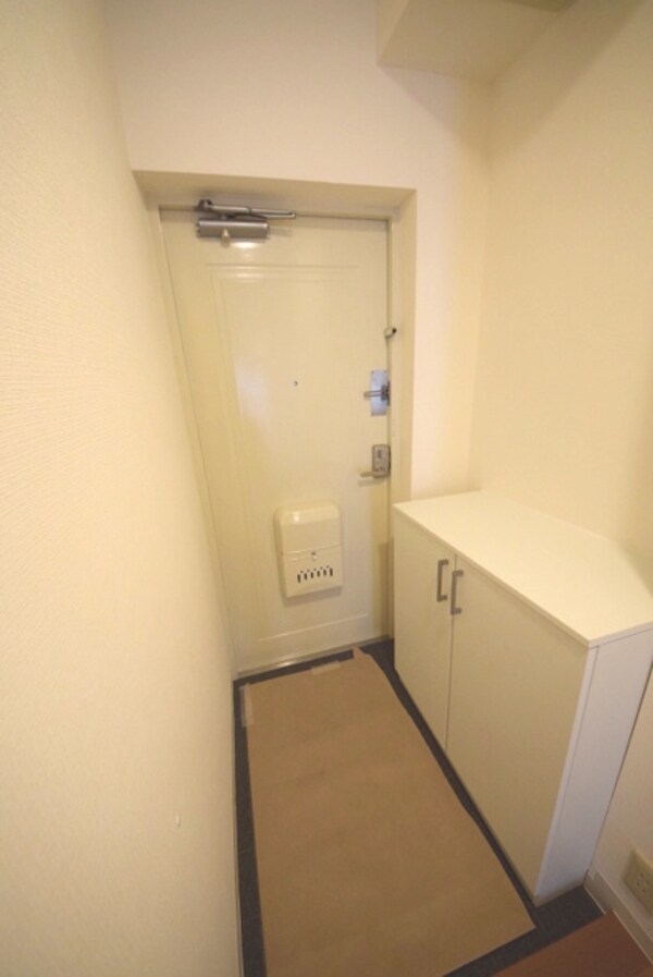 玄関(シューズＢＯＸ完備)