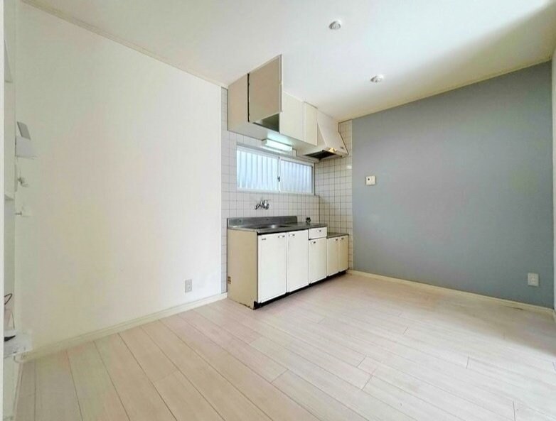 物件内観写真3　(※別号室参考写真)