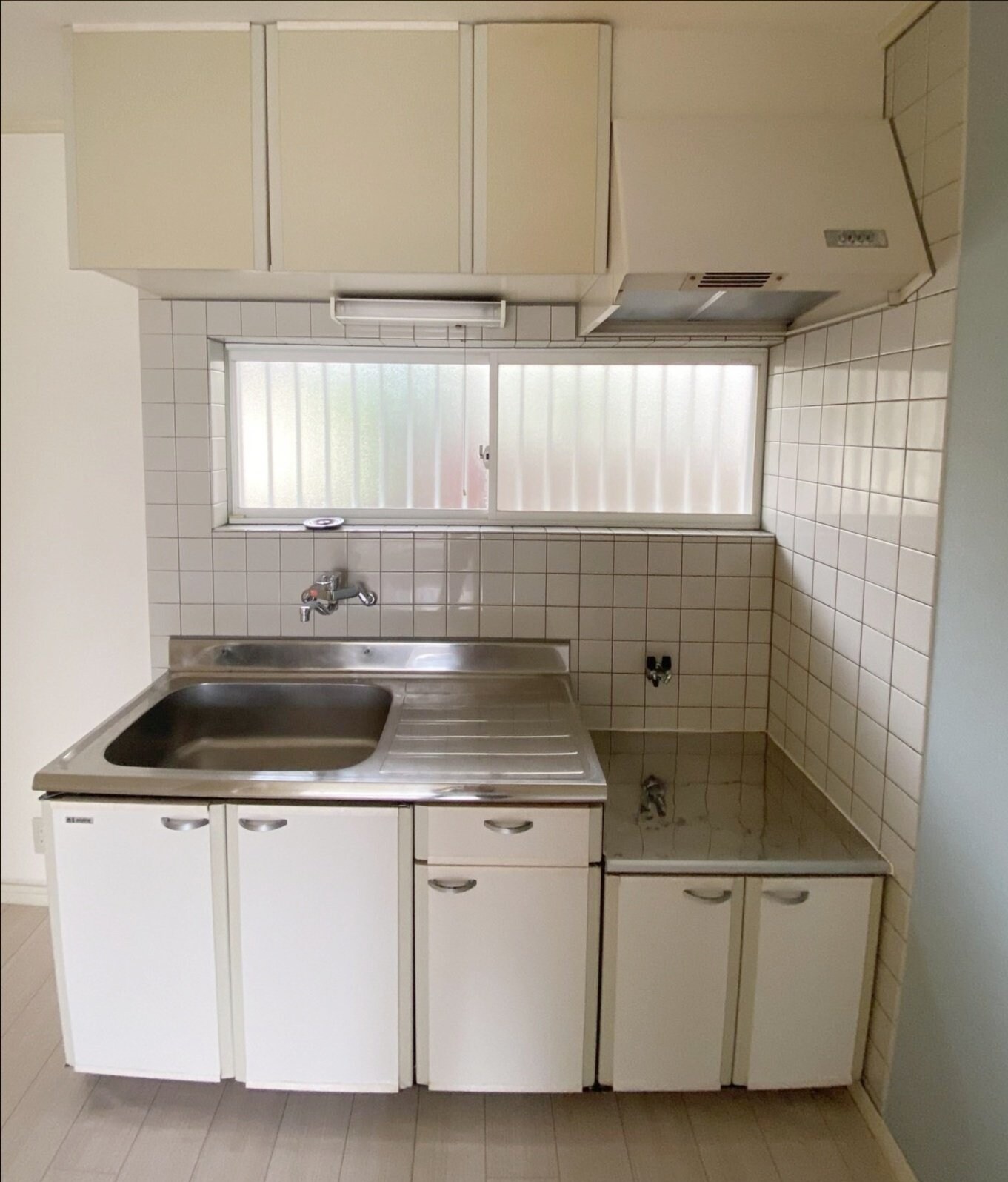 物件内観写真5　(※別号室参考写真)