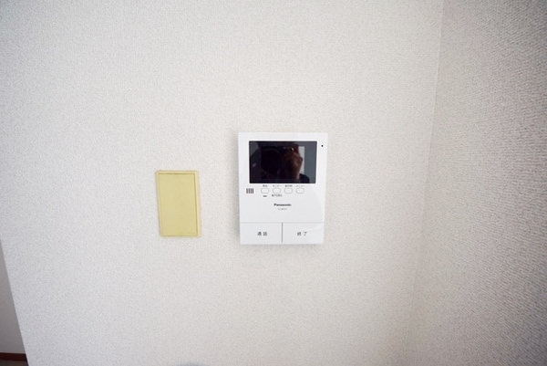 セキュリティ(※同建物　反転タイプ間取り参考写真　現況優先)